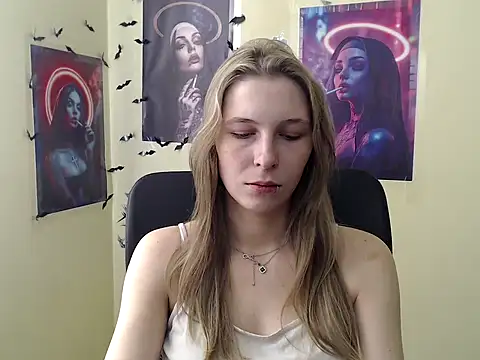 StrangerGi online show from April 4, 5:58 am