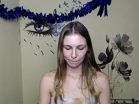 Snapshot of StrangerGi chatting on January 31, 4:03 am StrangerGi online show from January 31, 4:03 am