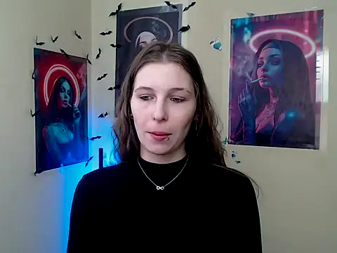 StrangerGi online show from February 6, 7:15 am