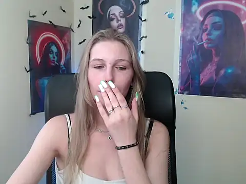 StrangerGi online show from May 11, 2:45 pm