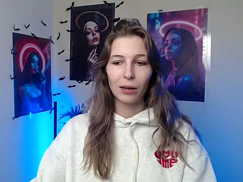 StrangerGi online show from November 12, 1:15 pm