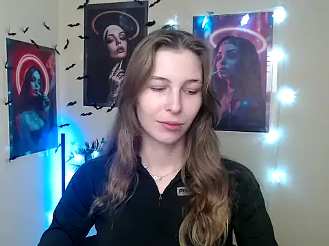 StrangerGi online show from December 17, 7:13 am