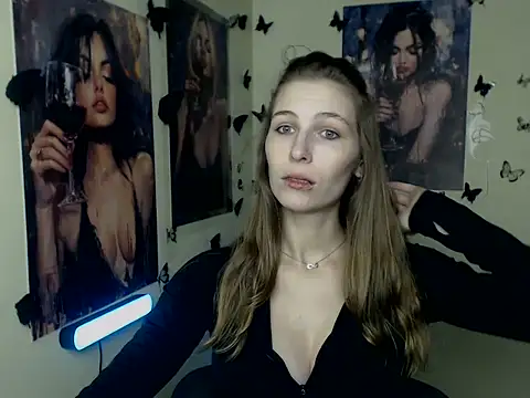 StrangerGi online show from November 13, 12:42 pm