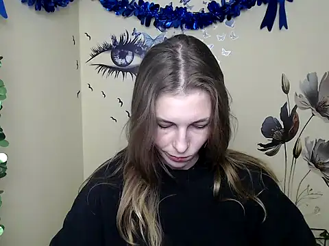 Snapshot of StrangerGi chatting on February 21, 1:00 pm StrangerGi online show from February 21, 1:00 pm