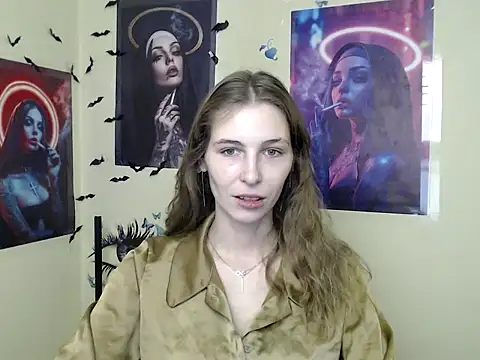 Snapshot of StrangerGi chatting on October 18, 11:45 am StrangerGi online show from October 18, 11:45 am