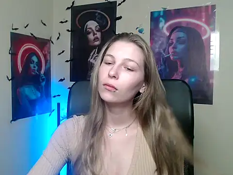 StrangerGi online show from May 17, 6:13 am