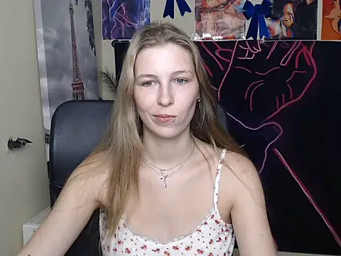 StrangerGi online show from July 6, 6:20 am