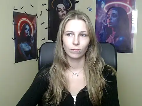 StrangerGi online show from May 29, 12:00 pm