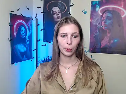 Snapshot of StrangerGi chatting on September 12, 11:43 am StrangerGi online show from September 12, 11:43 am