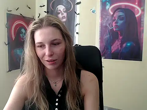 StrangerGi online show from May 7, 6:06 am