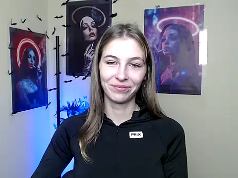 Snapshot of StrangerGi chatting on October 8, 6:15 am StrangerGi online show from October 8, 6:15 am