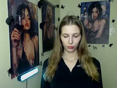 StrangerGi online show from November 8, 7:01 am