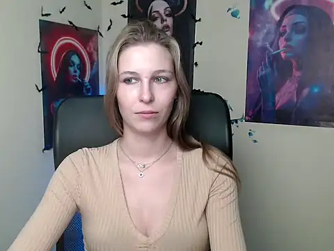 StrangerGi online show from May 9, 8:01 pm