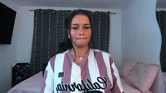 Snapshot of Abby_Parker1 chatting on October 26, 10:54 pm Abby Parker1 online show from October 26, 10:54 pm