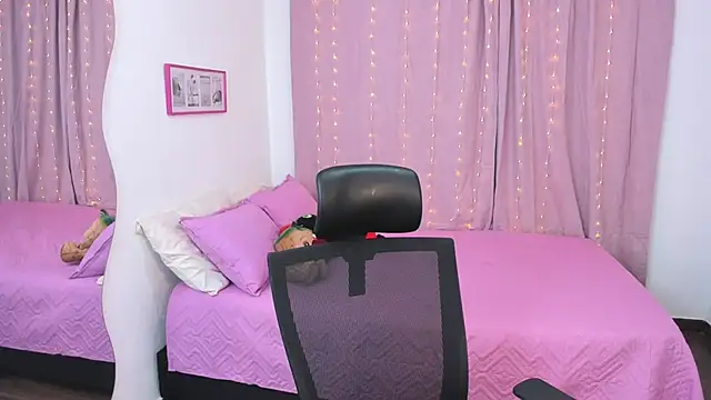 Snapshot of Abby_Parker1 chatting on December 1, 1:01 pm Abby Parker1 online show from December 1, 1:01 pm