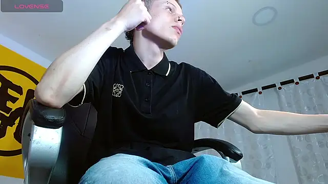 Matthew Boy  online show from February 23, 4:28 am