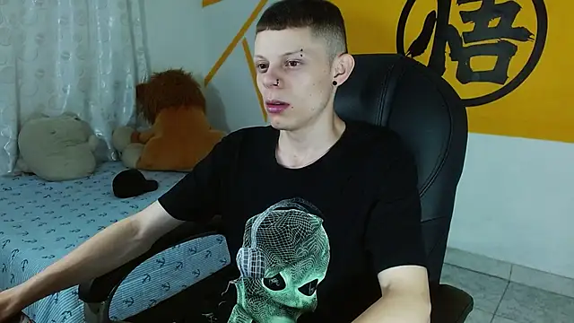 Matthew Boy  online show from February 12, 4:33 am