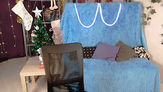 Hermione Reid online show from January 4, 8:49 am