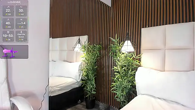 CailynBrowm online show from October 22, 4:45 am