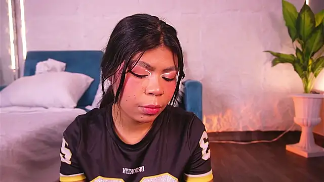 CailynBrowm online show from April 18, 4:26 am