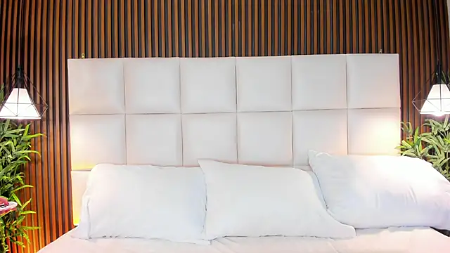 Snapshot of CailynBrowm chatting on December 20, 4:15 am CailynBrowm online show from December 20, 4:15 am