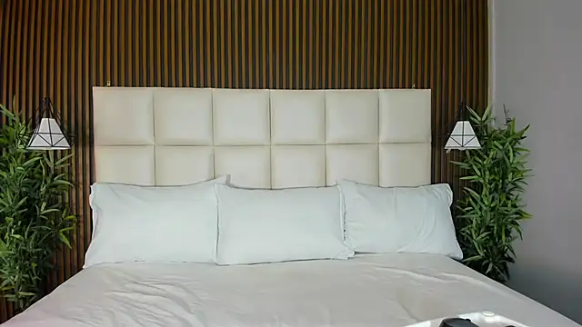 CailynBrowm online show from November 12, 4:27 am