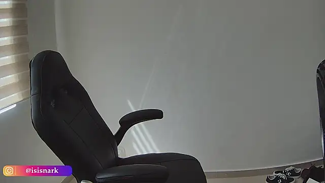 Snapshot of Isis69_ chatting on February 17, 3:31 pm Isis69 online show from February 17, 3:31 pm