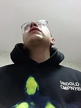 Juliandr188 online show from November 29, 12:38 pm