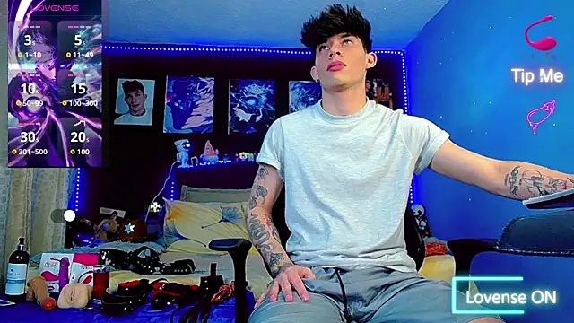 thiagomurphyy online show from November 11, 1:55 am