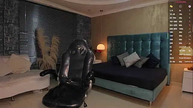 MelanieRioss online show from March 11, 1:38 pm