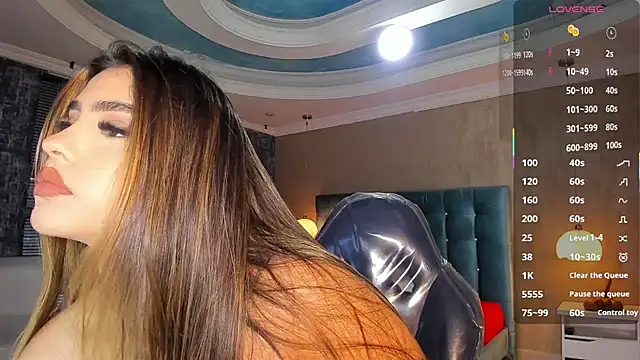 Snapshot of MelanieRioss chatting on November 20, 1:34 pm MelanieRioss online show from November 20, 1:34 pm