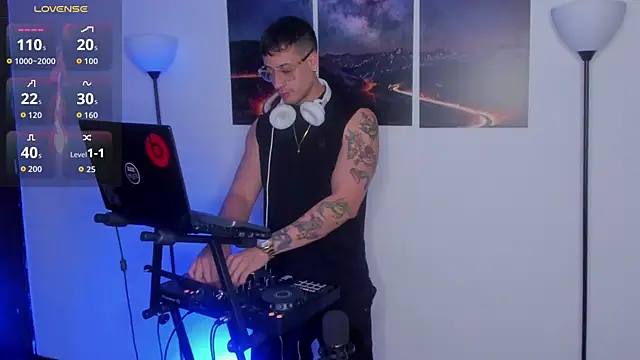 Snapshot of matt_saill chatting on November 7, 11:30 pm matt saill online show from November 7, 11:30 pm