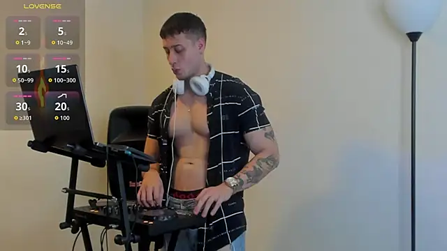 Snapshot of matt_saill chatting on October 3, 12:47 am matt saill online show from October 3, 12:47 am