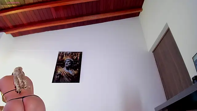 Nina Fuentes online show from November 29, 4:29 pm