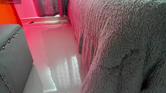 Snapshot of Nina_Fuentes chatting on July 19, 4:59 pm Nina Fuentes online show from July 19, 4:59 pm