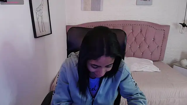 Snapshot of shaneelle chatting on November 19, 3:28 am shaneelle online show from November 19, 3:28 am