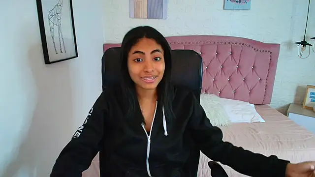 Snapshot of shaneelle chatting on November 28, 3:07 am shaneelle online show from November 28, 3:07 am