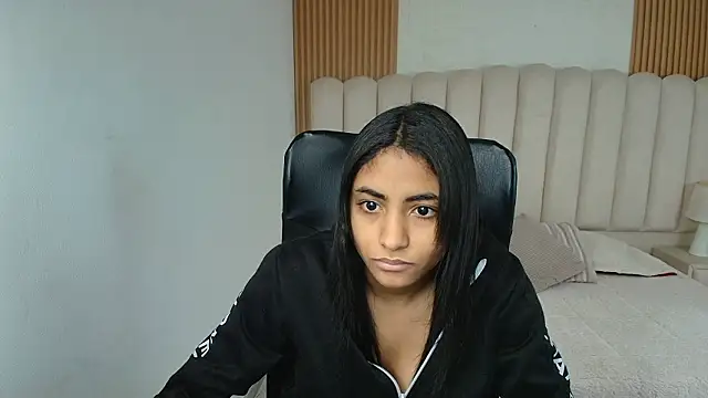 shaneelle online show from March 13, 3:11 am