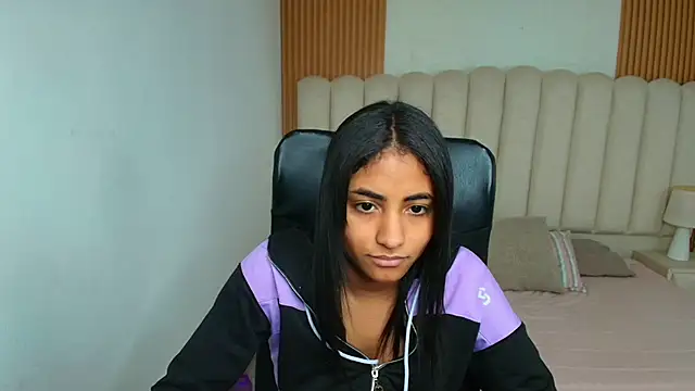 shaneelle online show from February 20, 6:19 am