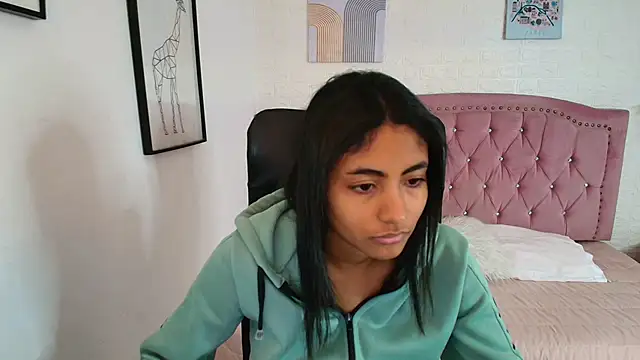 Snapshot of shaneelle chatting on November 29, 3:06 am shaneelle online show from November 29, 3:06 am