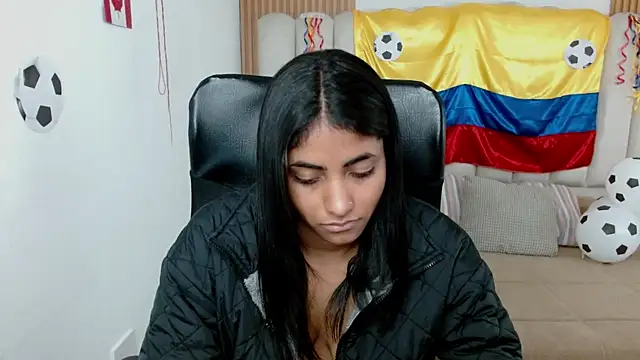 Snapshot of shaneelle chatting on June 22, 3:31 pm shaneelle online show from June 22, 3:31 pm