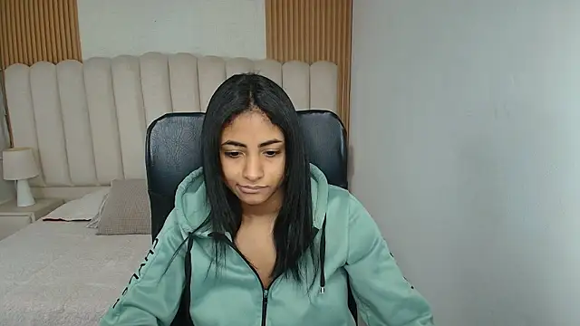 shaneelle online show from March 24, 3:06 am