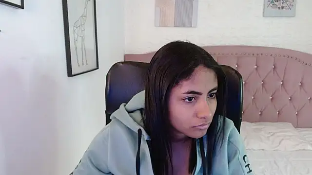 Snapshot of shaneelle chatting on November 3, 3:12 am shaneelle online show from November 3, 3:12 am