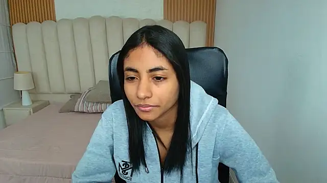 shaneelle online show from February 4, 3:12 am