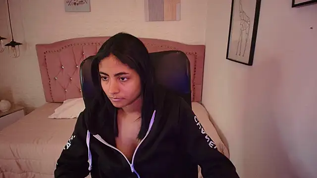 Snapshot of shaneelle chatting on November 15, 3:10 am shaneelle online show from November 15, 3:10 am