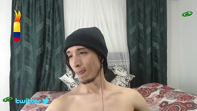 Snapshot of dereck_boy19 chatting on January 29, 11:35 pm dereck boy19 online show from January 29, 11:35 pm
