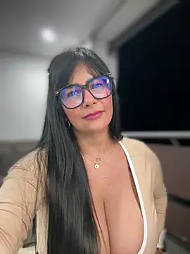 Saorii kiido online show from April 11, 7:45 am