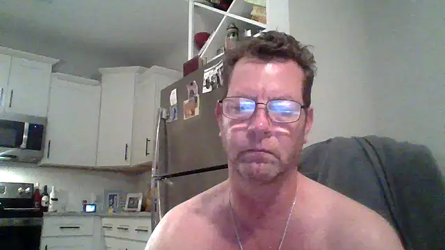 Goldenbear3111 online show from March 5, 2:41 am