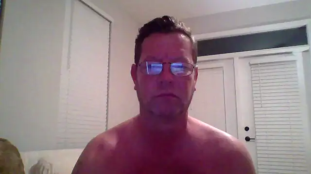 Goldenbear3111 online show from April 16, 3:40 am