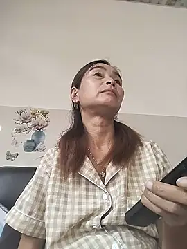 Sexy-ladyboobs20 online show from May 16, 5:06 am